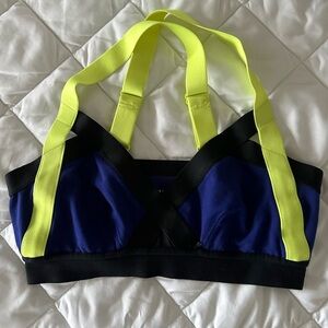 Aritzia Community Sports Bra Size Medium